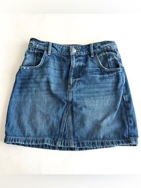 Guess Denim Mini Skirt Size 27 Waist